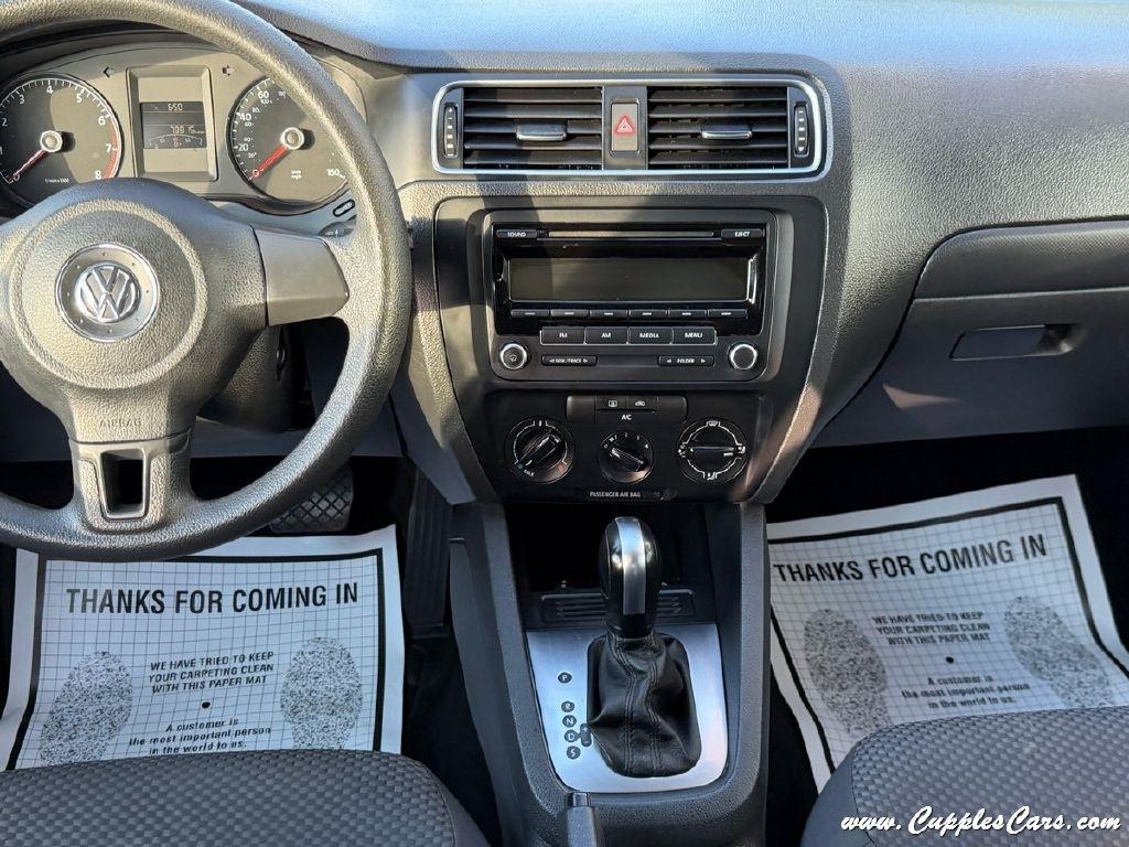 Volkswagen Jetta  2014