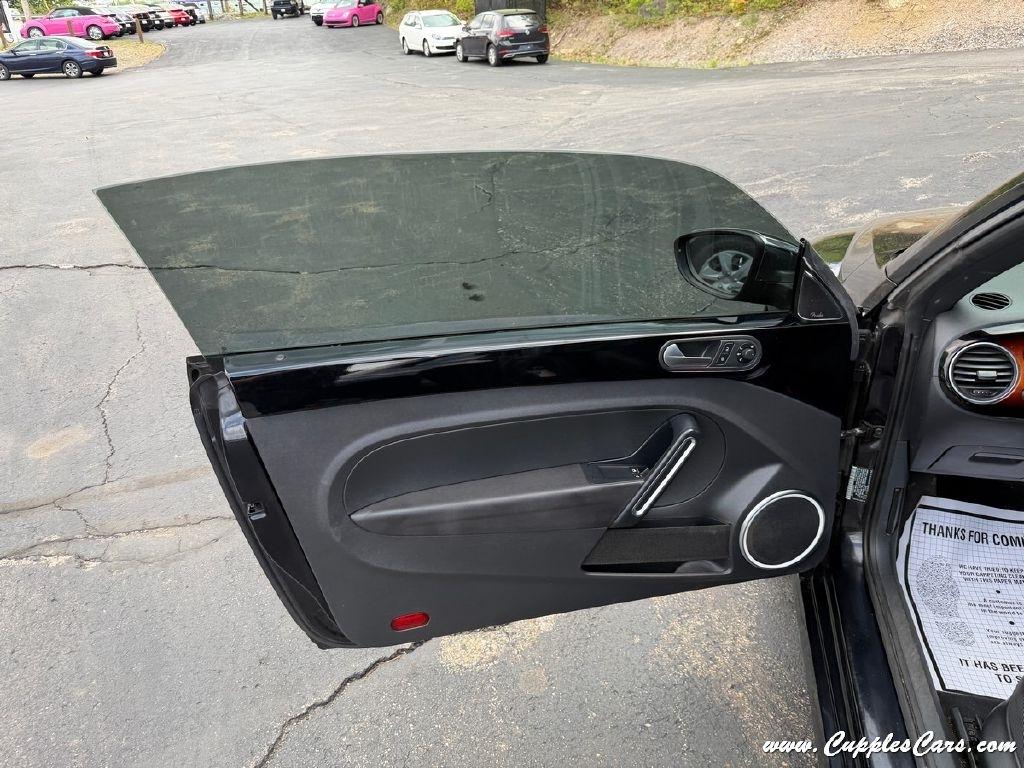 Volkswagen Beetle  2013