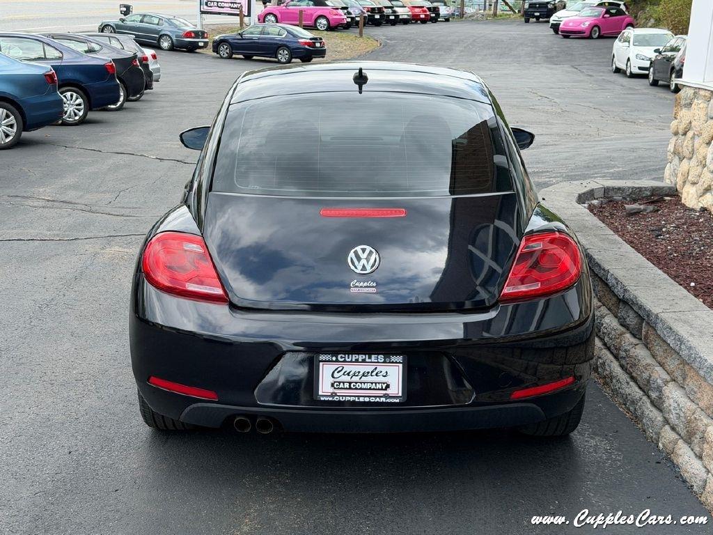 Volkswagen Beetle  2013