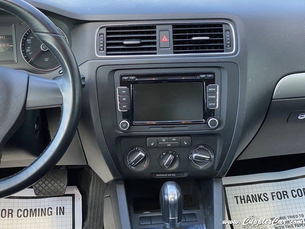 Volkswagen Jetta  2014