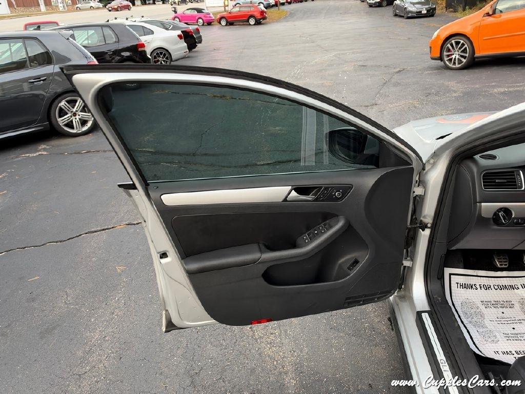 Volkswagen Jetta  2014
