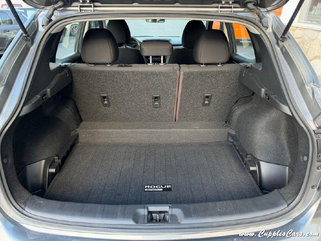 Nissan Rogue Sport  2021