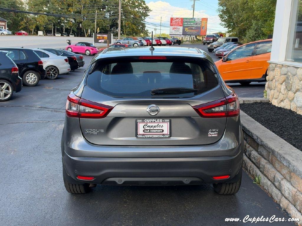 Nissan Rogue Sport  2021