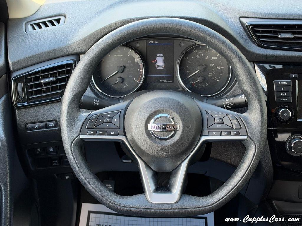 Nissan Rogue Sport  2021