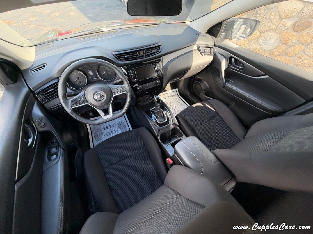 Nissan Rogue Sport  2021