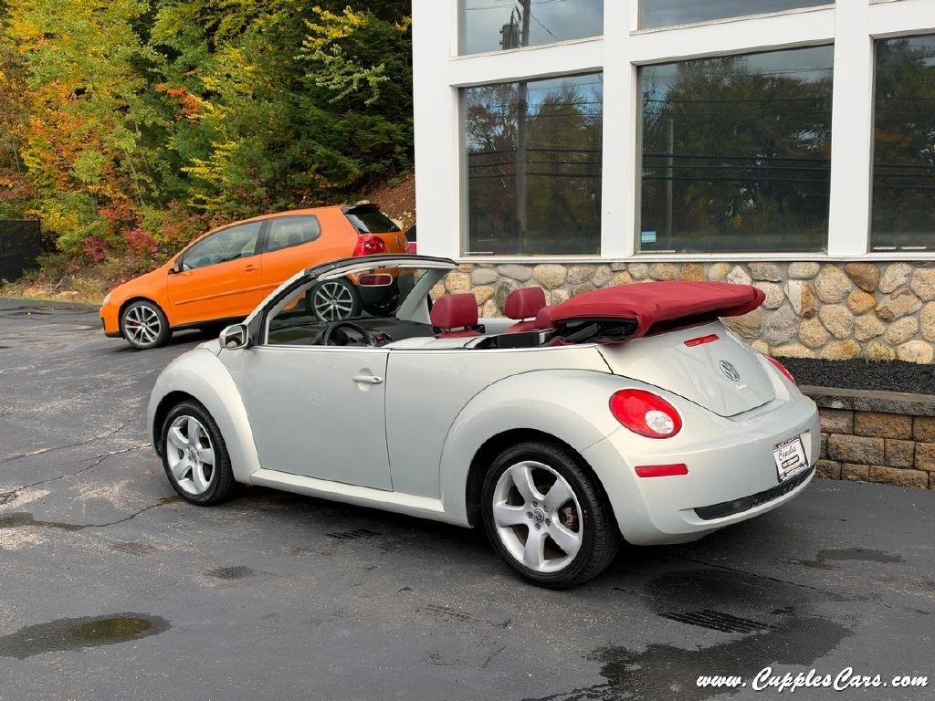 Volkswagen New Beetle  2009