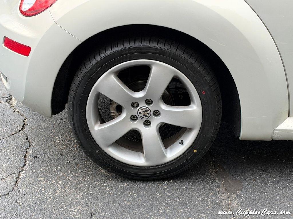 Volkswagen New Beetle  2009