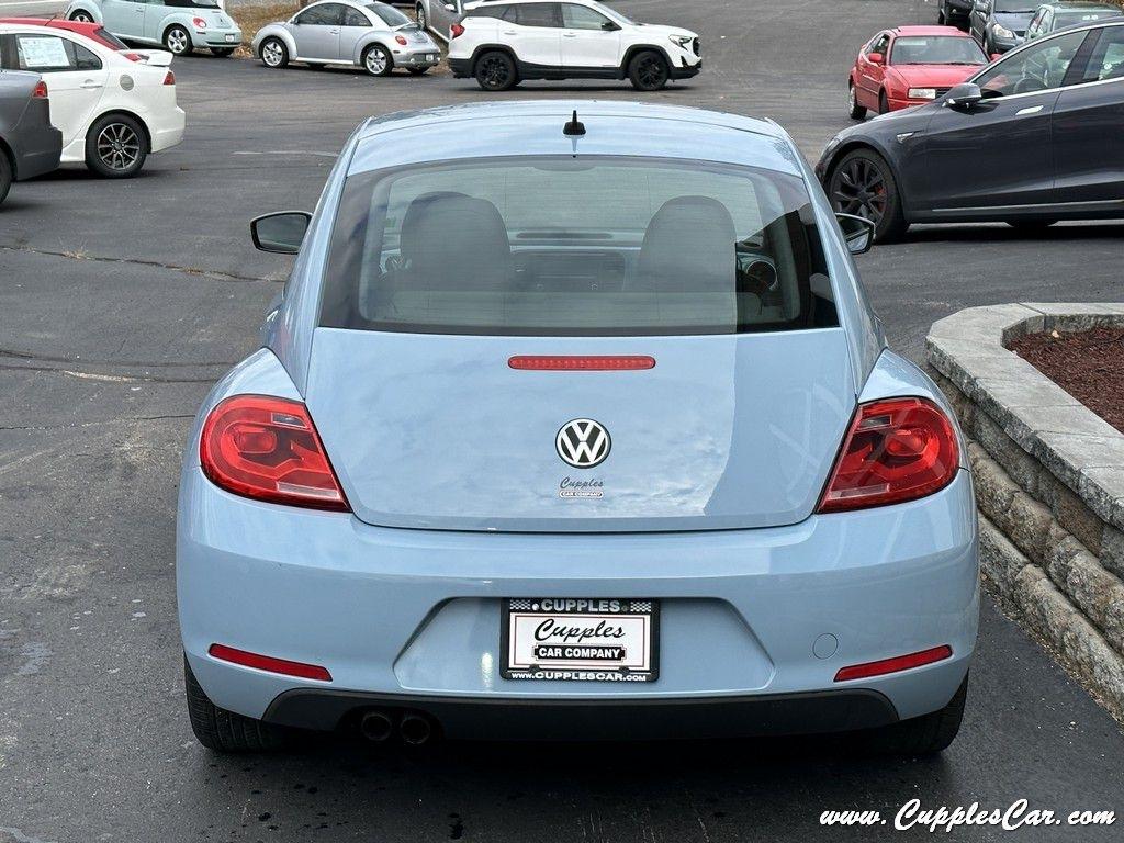 Volkswagen Beetle  2013