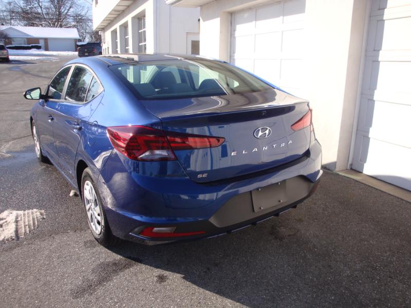 Hyundai Elantra SE 6AT 2020
