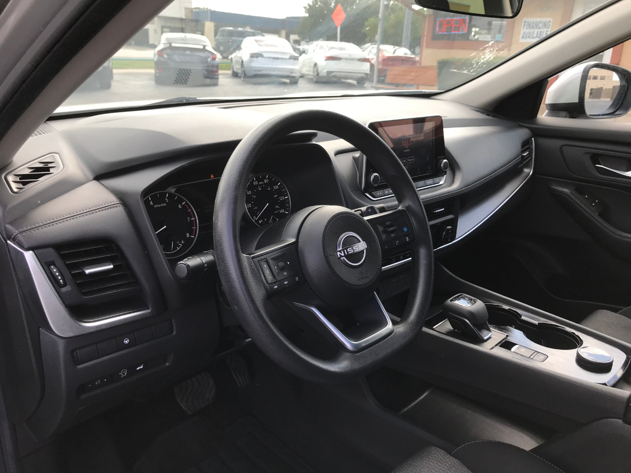 2024 Nissan Rogue SV AWD photo 4