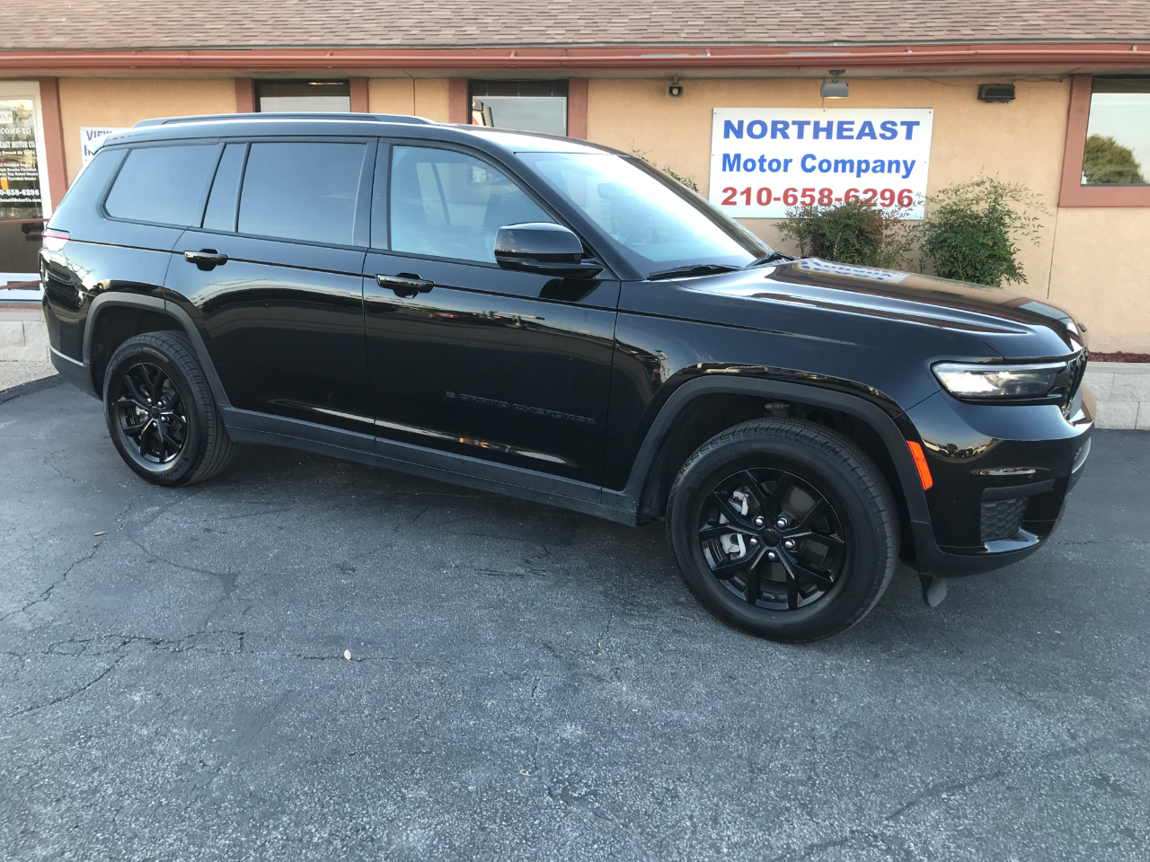 2024 Jeep Grand Cherokee L Altitude 4WD