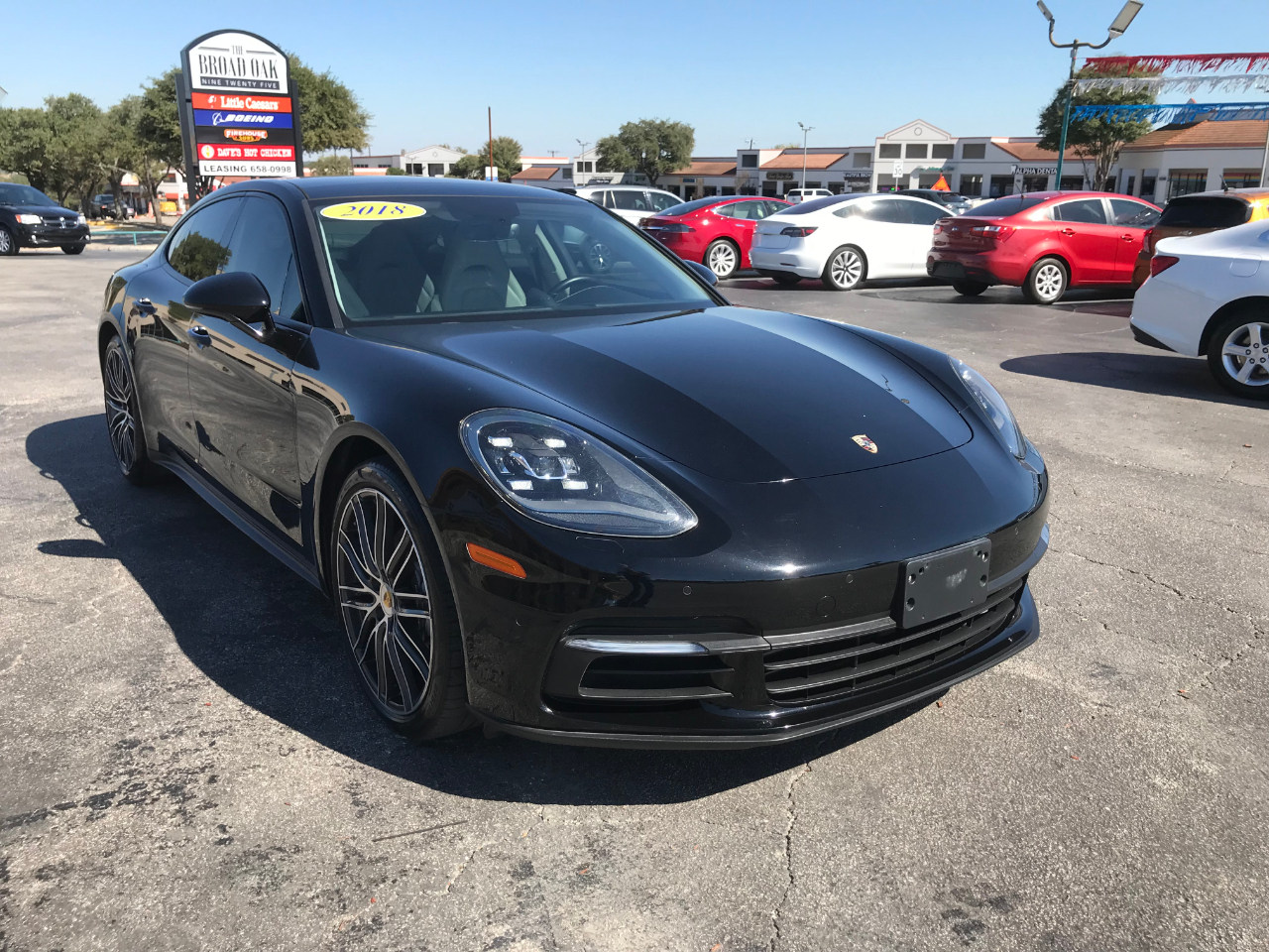 2018 Porsche Panamera Base 4 photo 2
