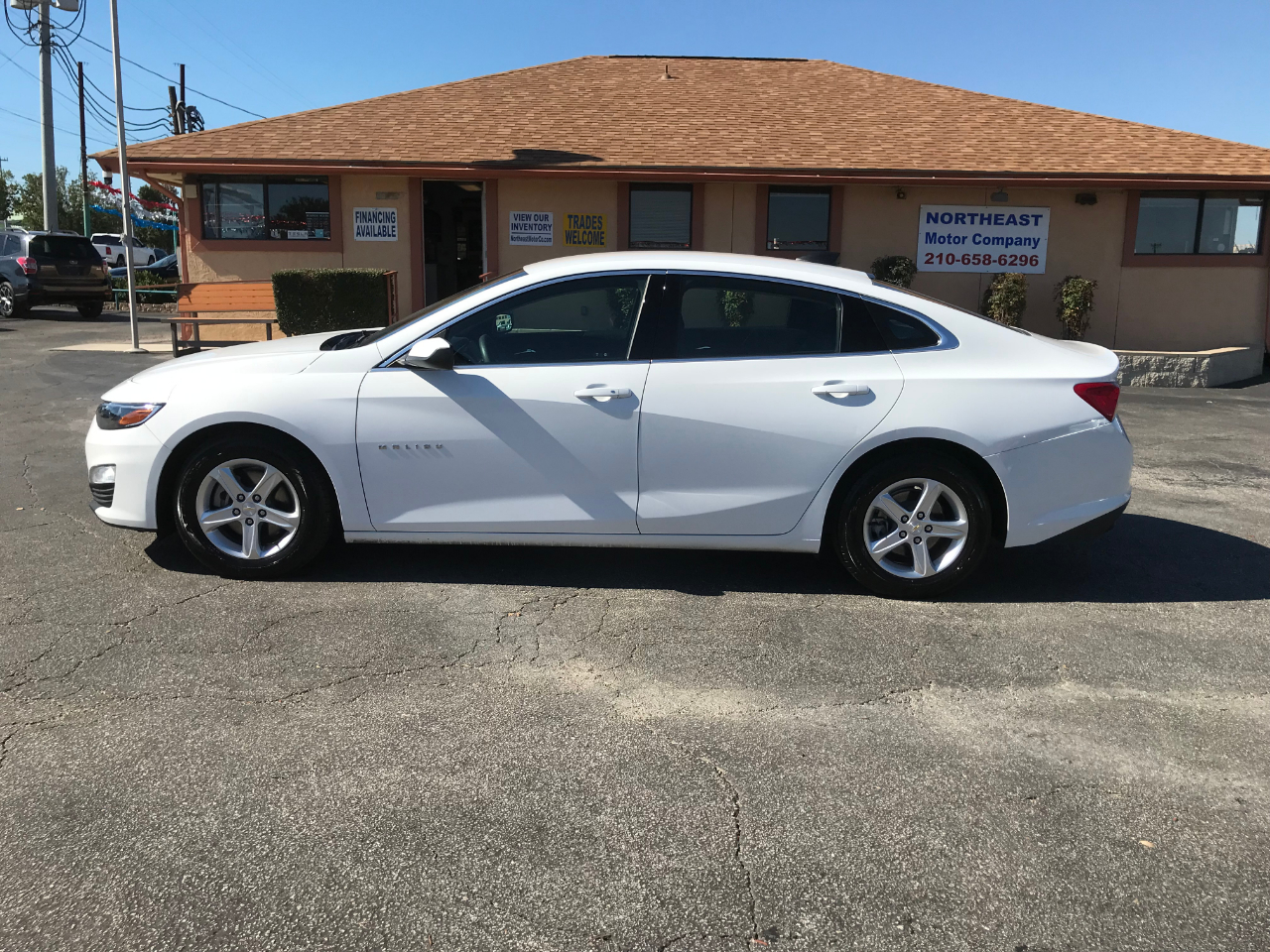 2023 Chevrolet Malibu LS photo 4