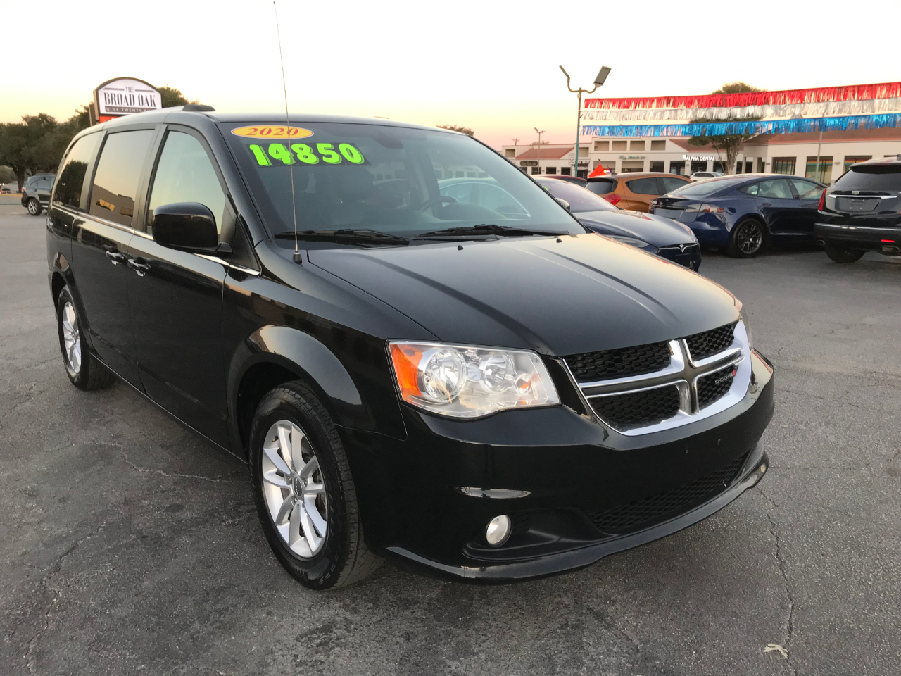 2020 Dodge Grand Caravan SXT photo 2