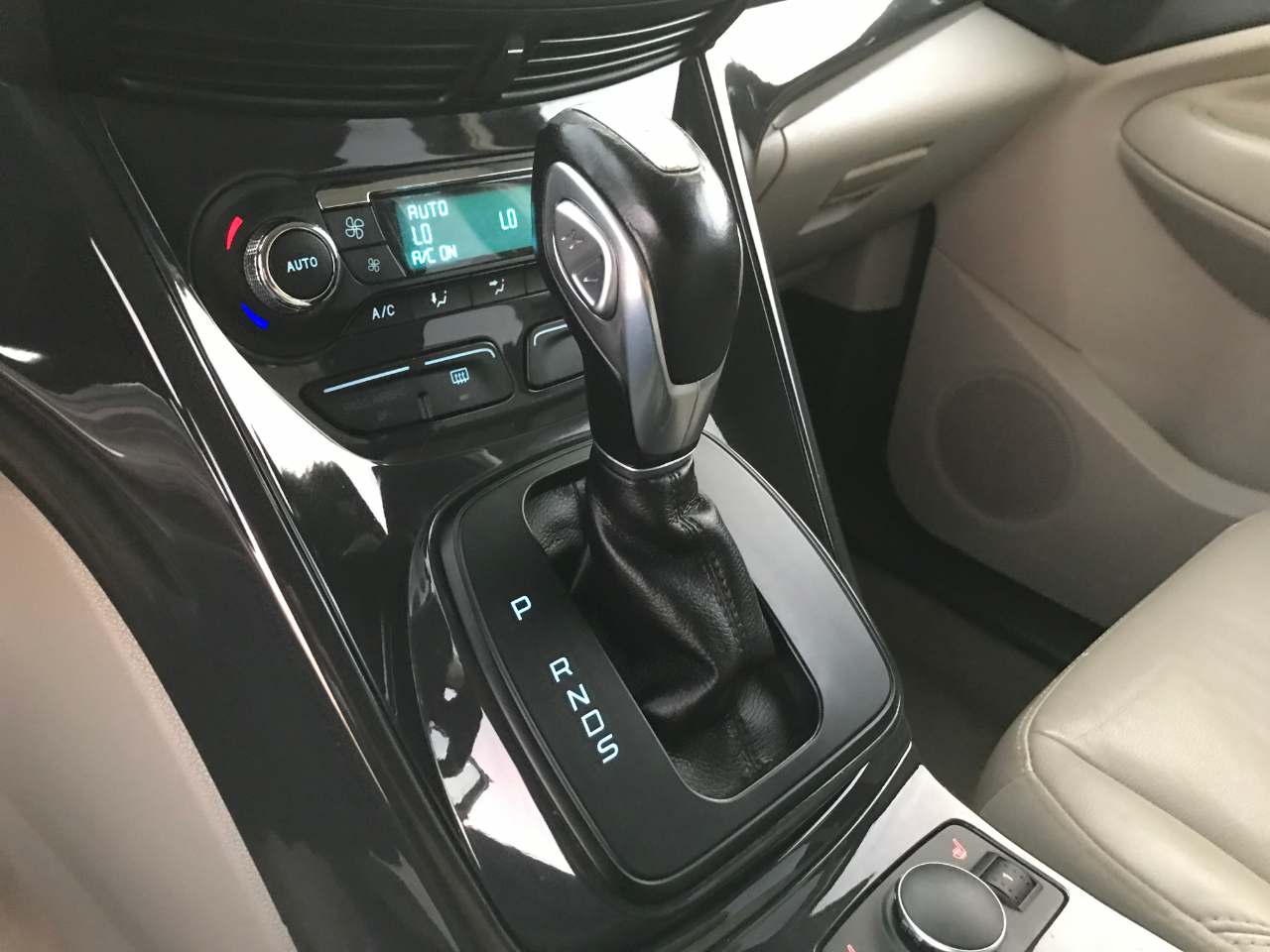 Ford Escape Titanium FWD 2014