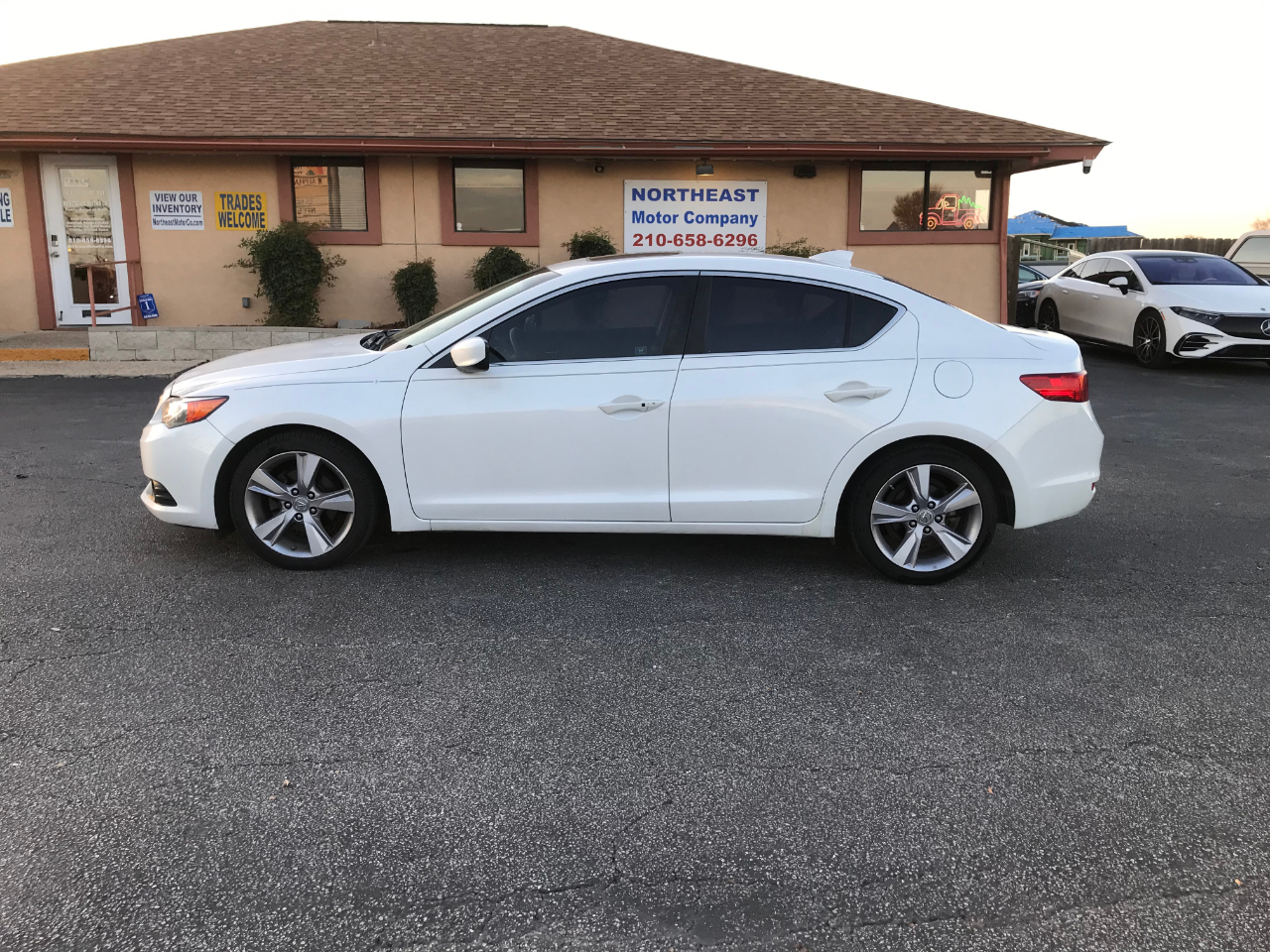 Acura ILX 5-Spd AT w/ Technology Package 2013