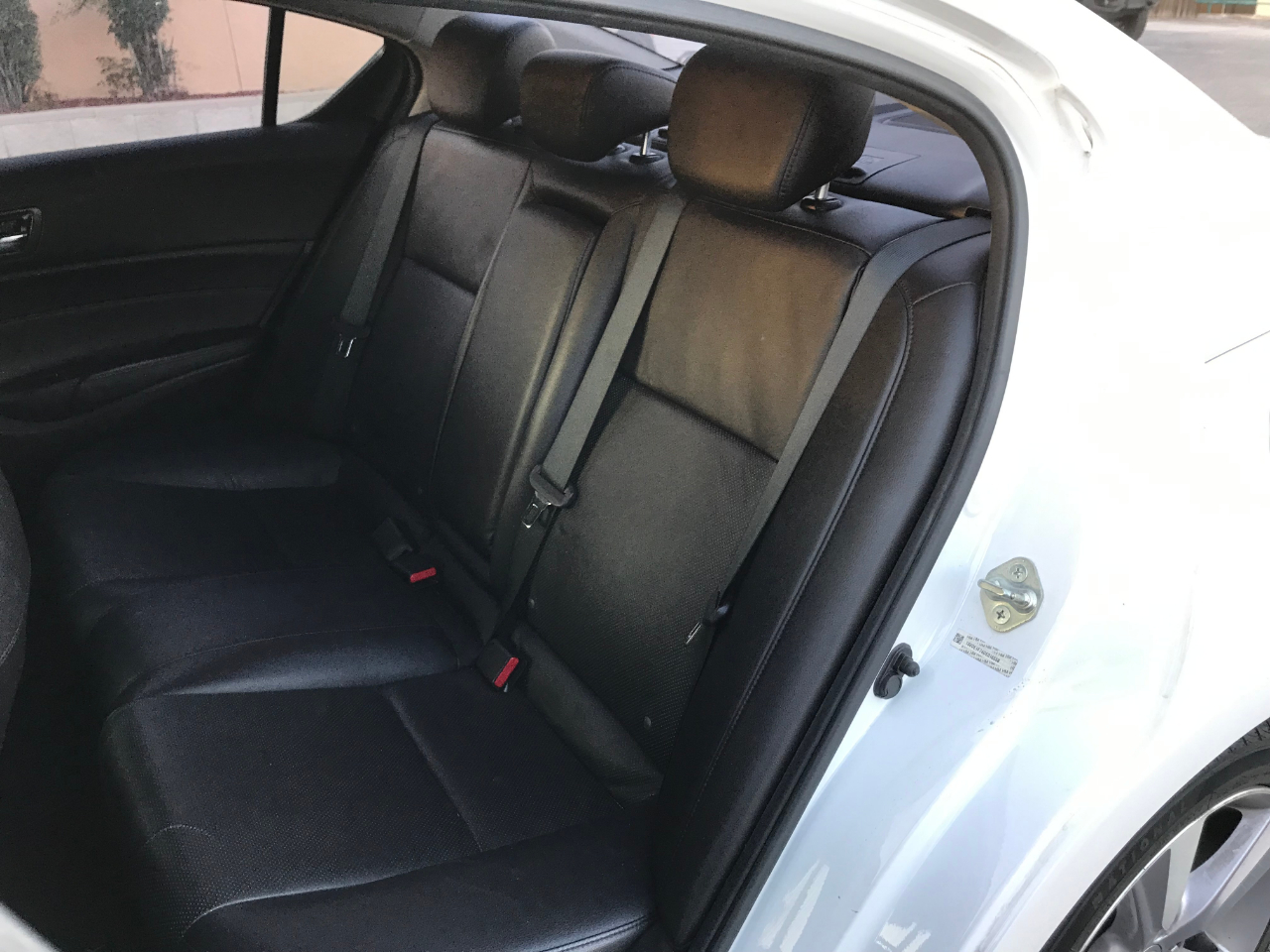 Acura ILX 5-Spd AT w/ Technology Package 2013