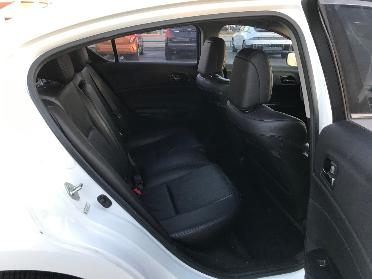 Acura ILX 5-Spd AT w/ Technology Package 2013