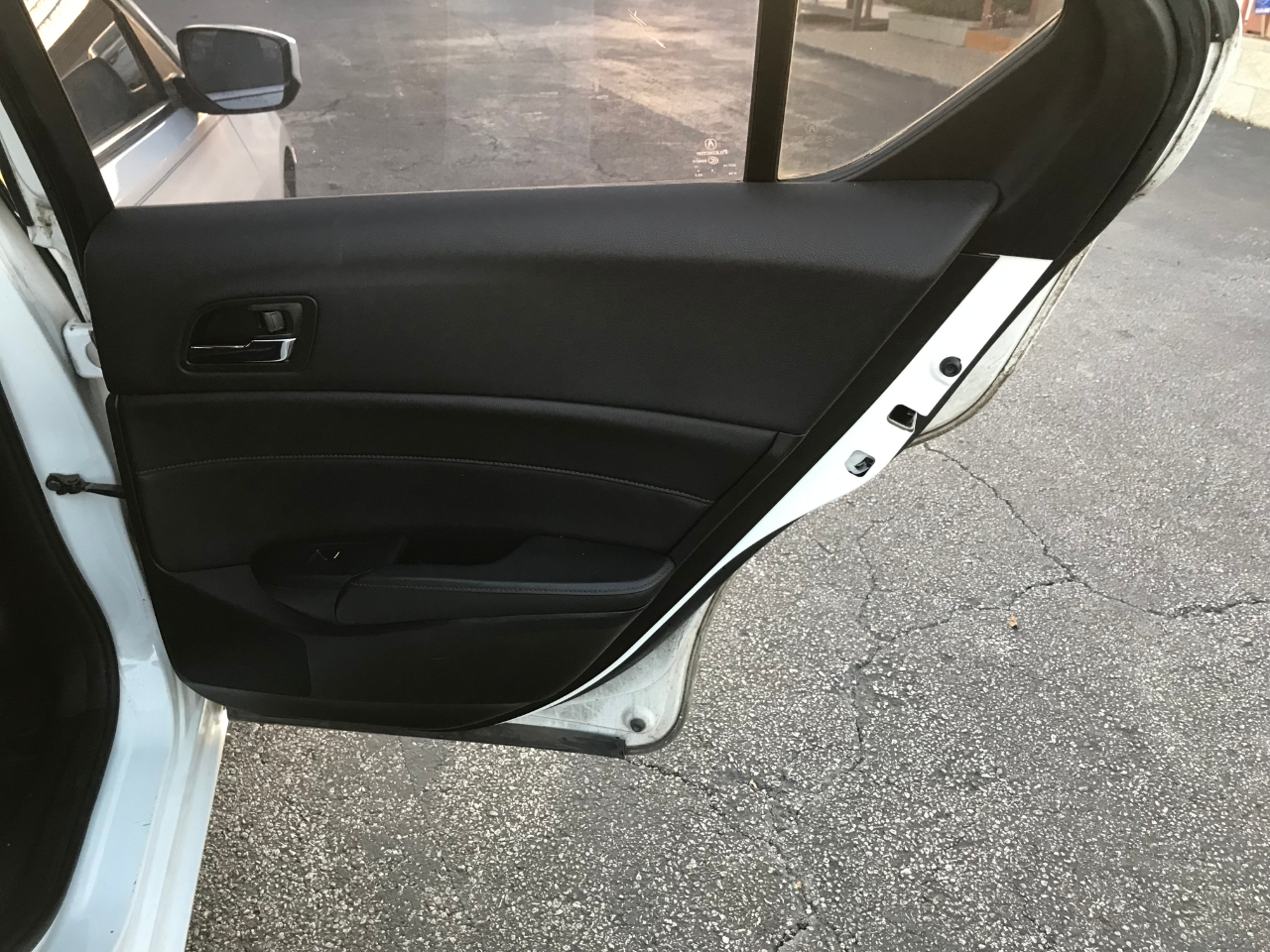 Acura ILX 5-Spd AT w/ Technology Package 2013