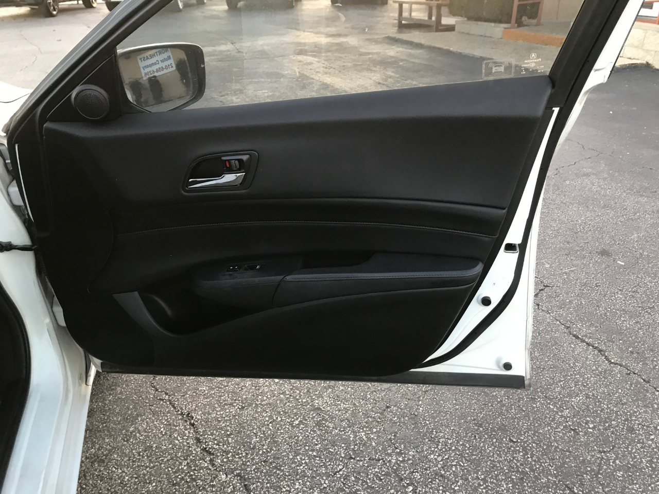 Acura ILX 5-Spd AT w/ Technology Package 2013