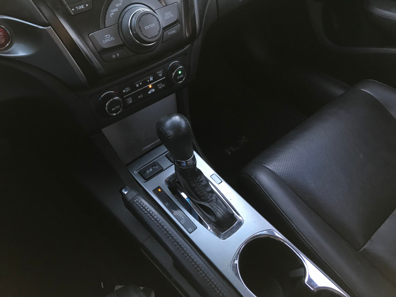 Acura ILX 5-Spd AT w/ Technology Package 2013