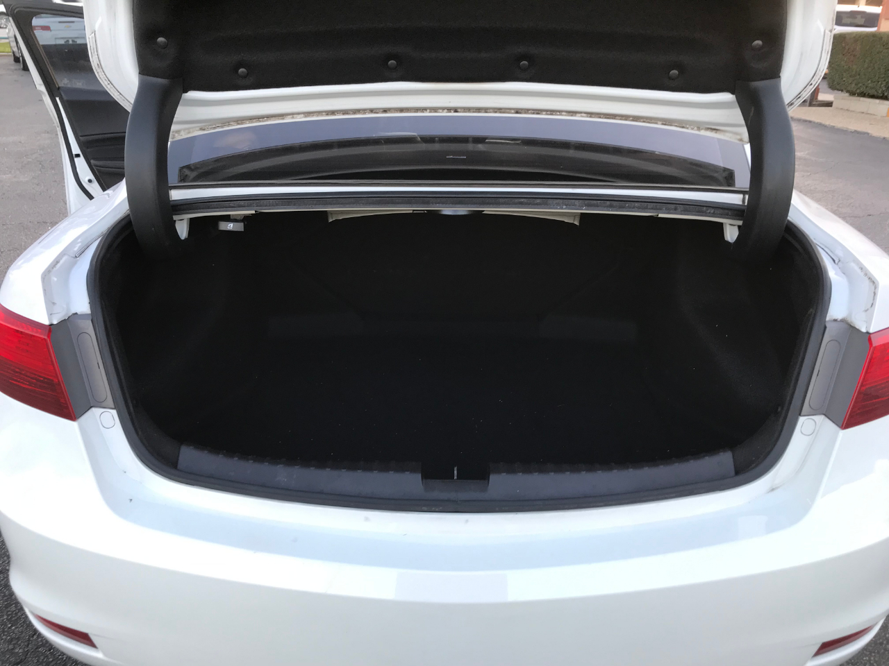 Acura ILX 5-Spd AT w/ Technology Package 2013