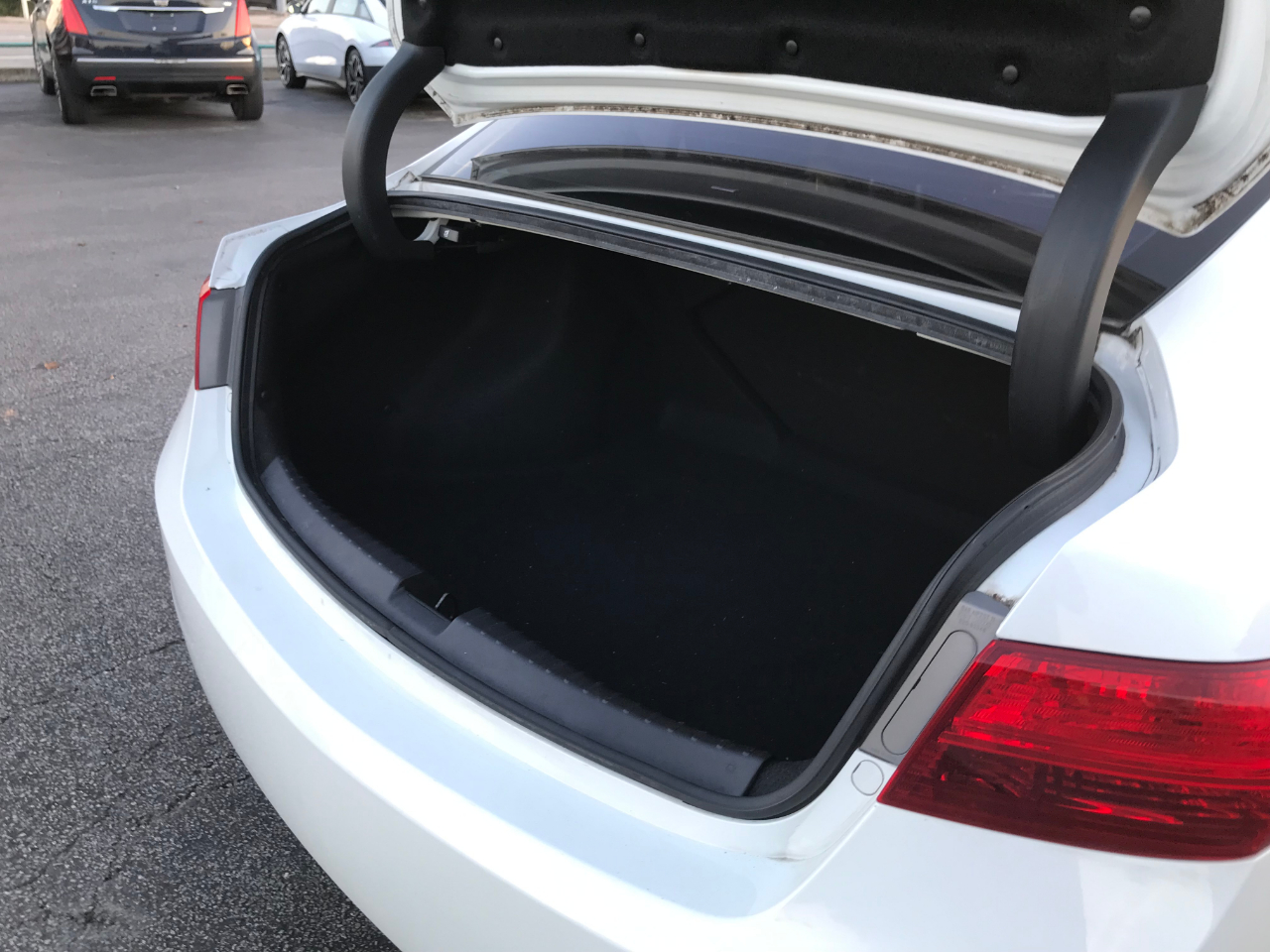 Acura ILX 5-Spd AT w/ Technology Package 2013