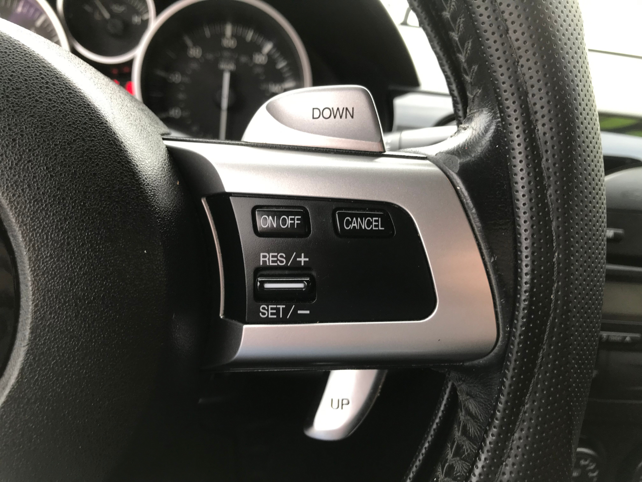 Mazda MX-5 Miata Grand Touring Power Retractable Hardtop 2008