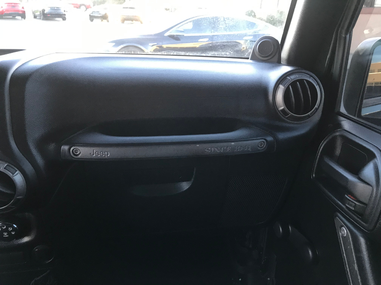 Jeep Wrangler Sport 4WD 2011