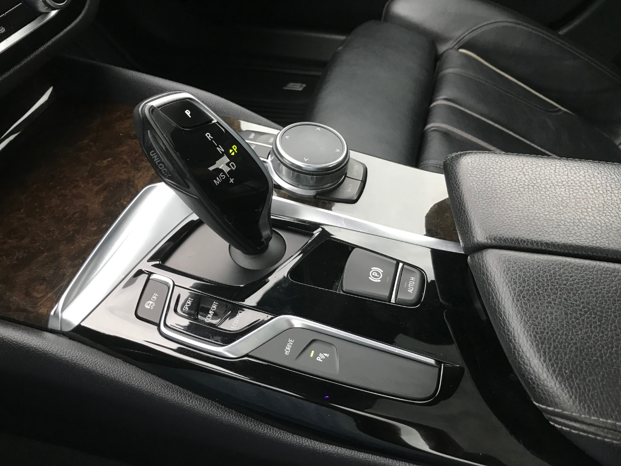 BMW 5-Series 530e xDrive iPerformance 2018