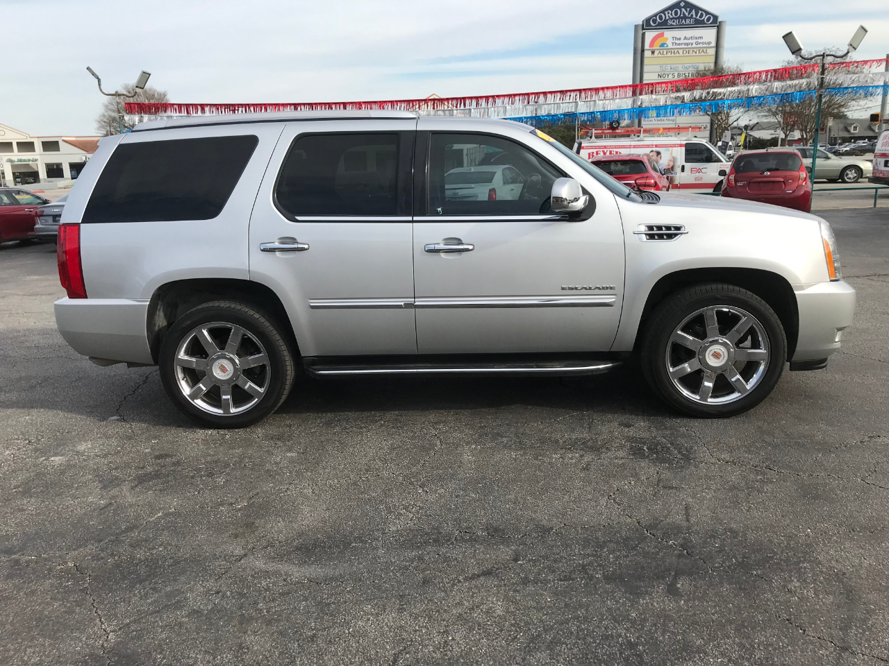Cadillac Escalade Luxury 2WD 2014