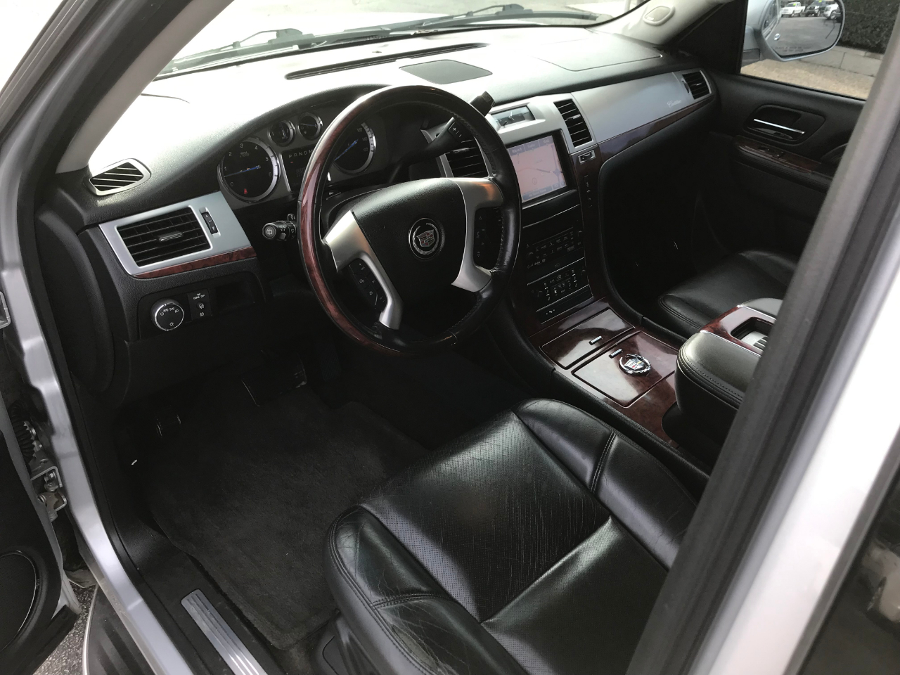 Cadillac Escalade Luxury 2WD 2014