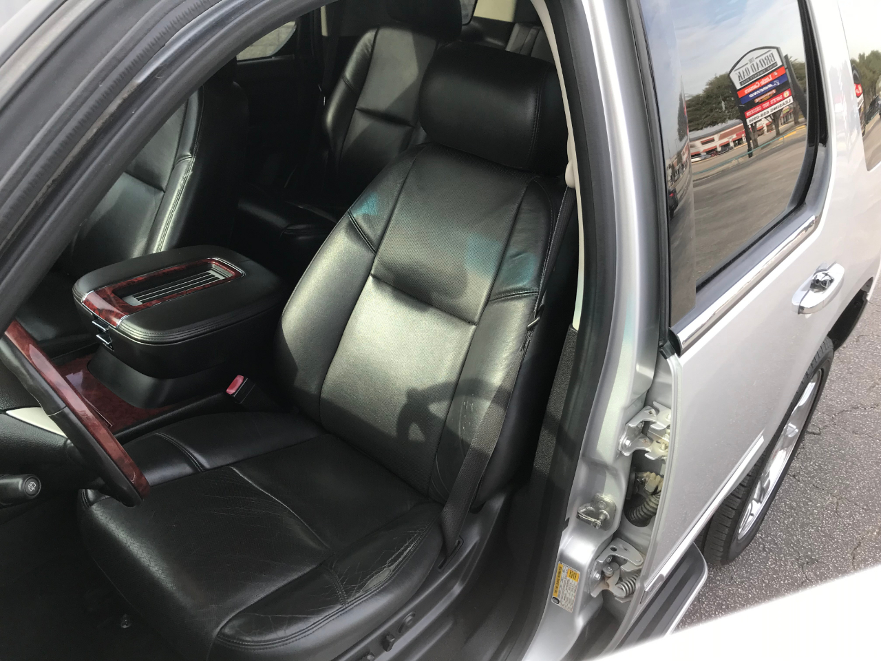 Cadillac Escalade Luxury 2WD 2014