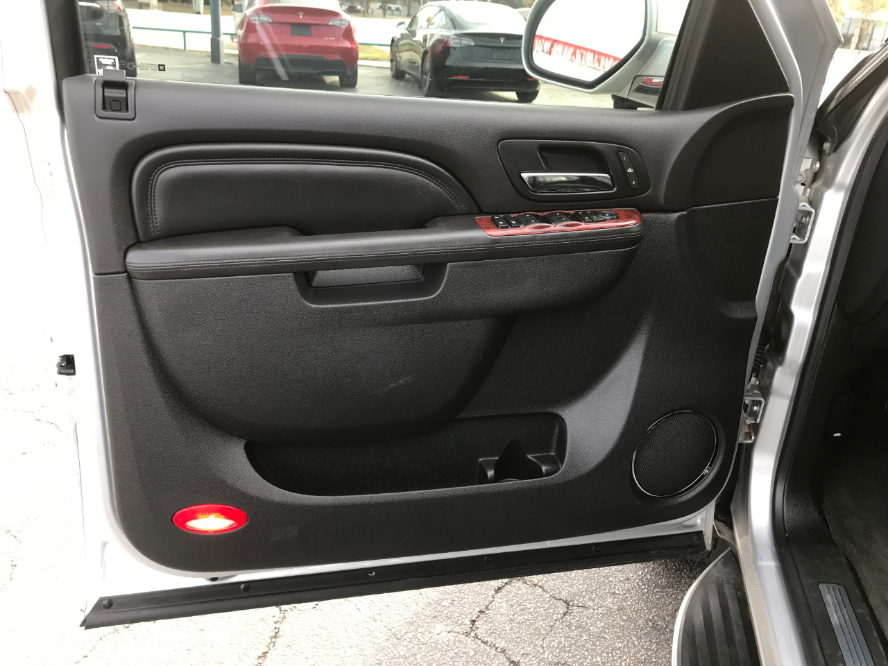 Cadillac Escalade Luxury 2WD 2014