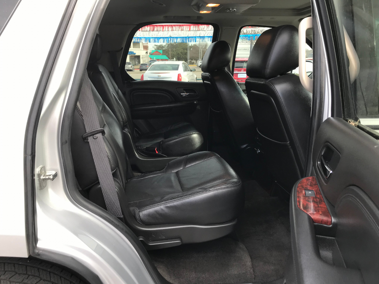 Cadillac Escalade Luxury 2WD 2014