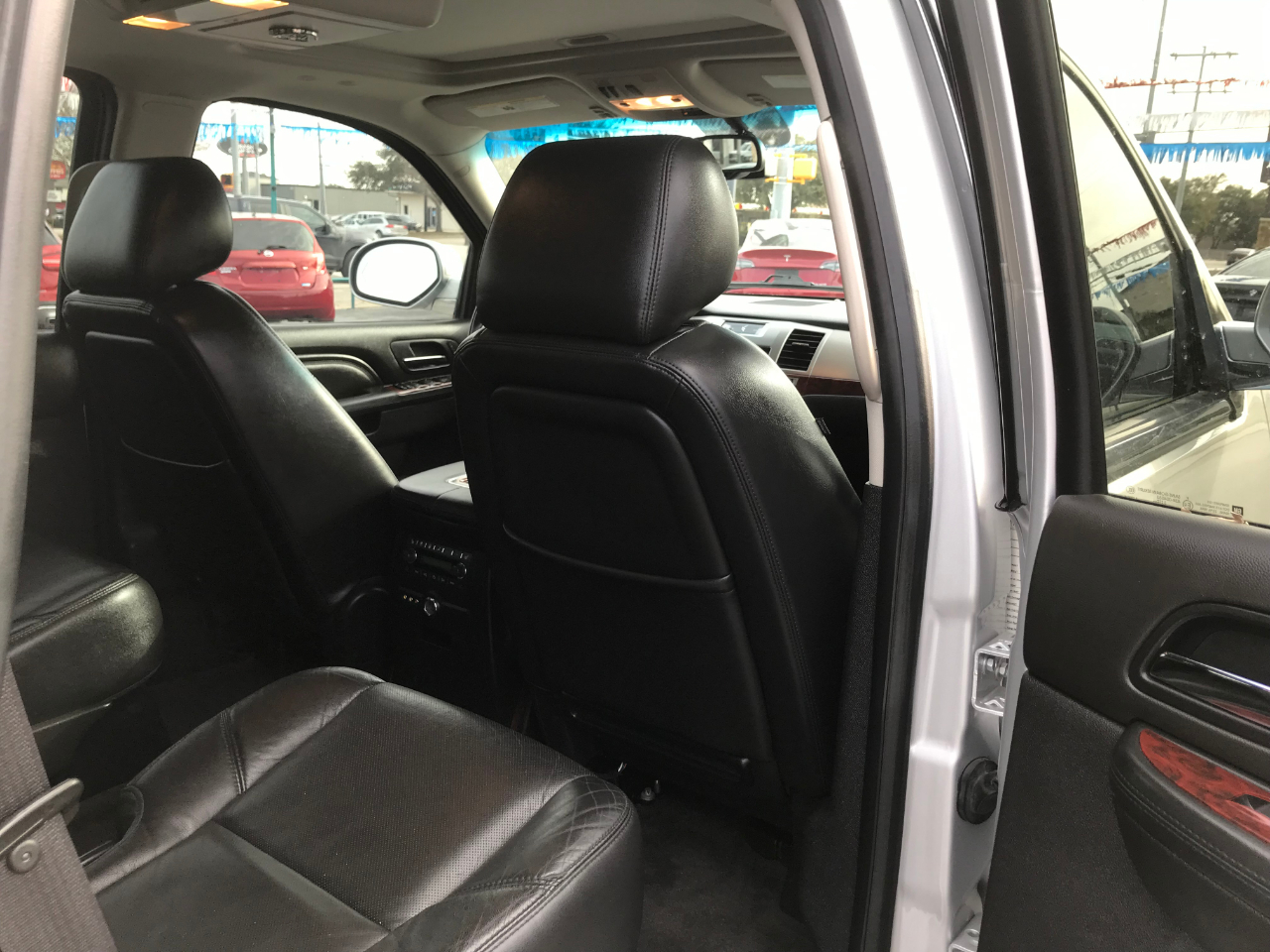 Cadillac Escalade Luxury 2WD 2014