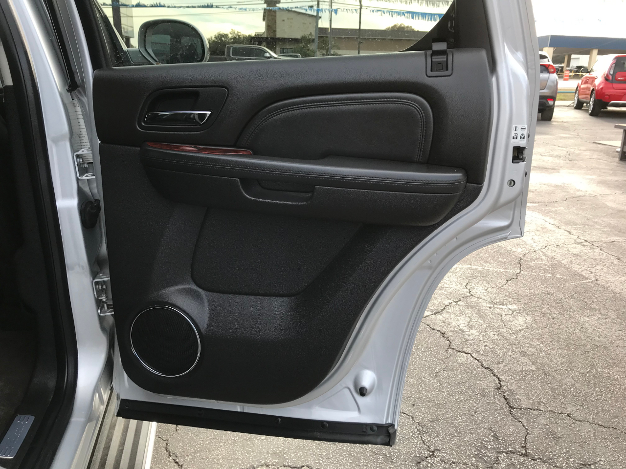 Cadillac Escalade Luxury 2WD 2014