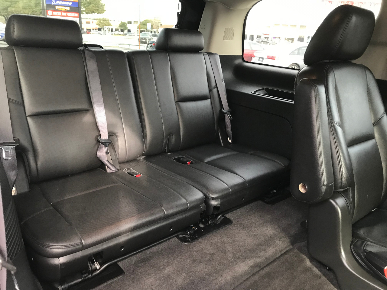 Cadillac Escalade Luxury 2WD 2014