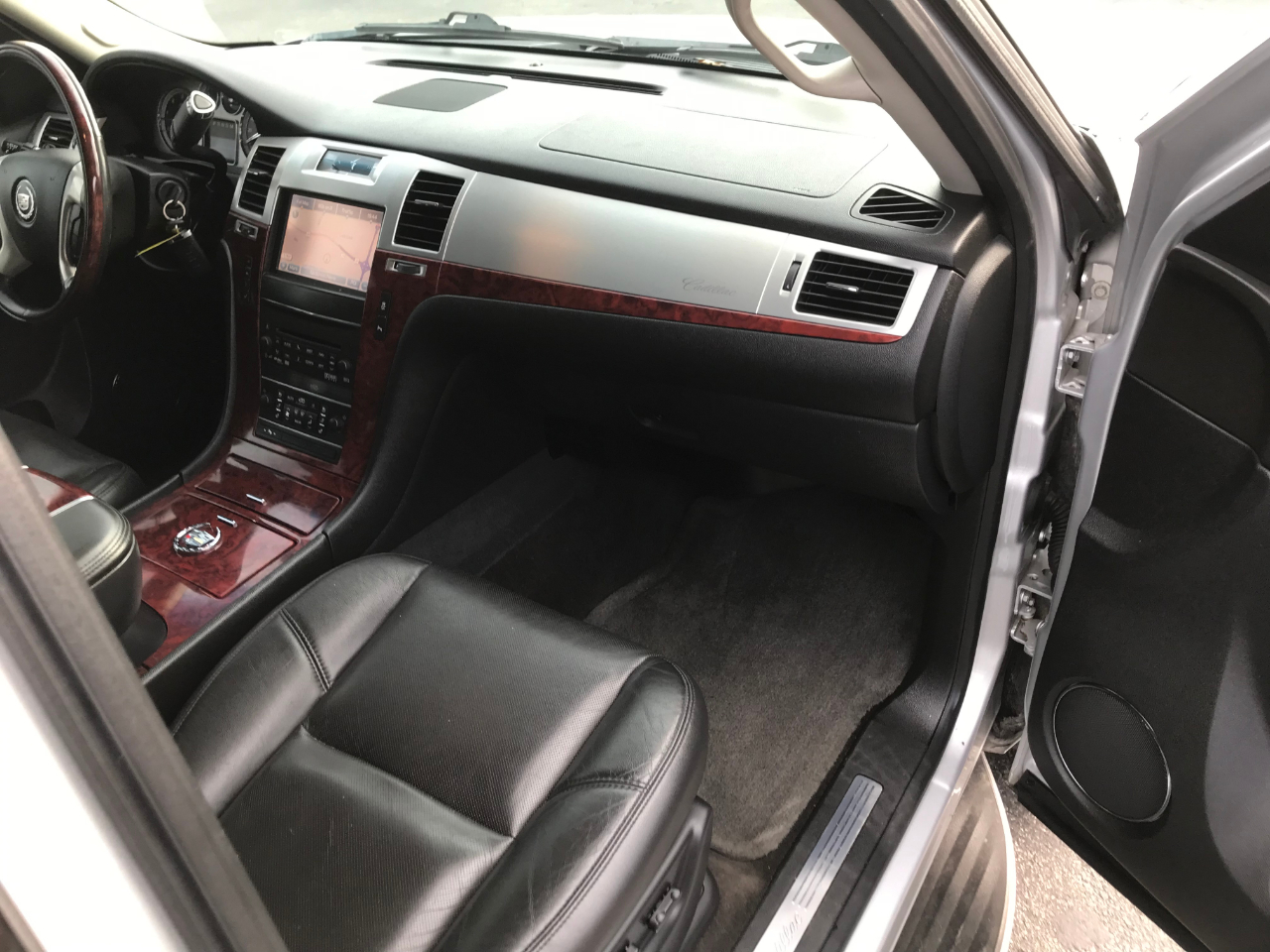 Cadillac Escalade Luxury 2WD 2014