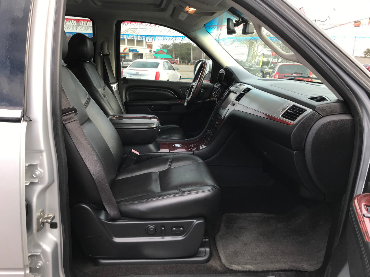 Cadillac Escalade Luxury 2WD 2014