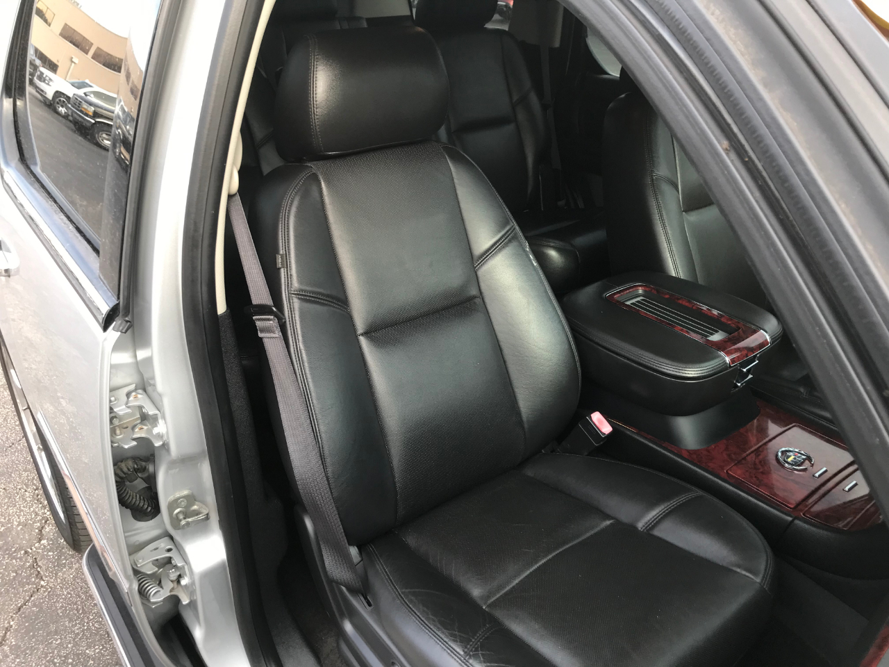 Cadillac Escalade Luxury 2WD 2014