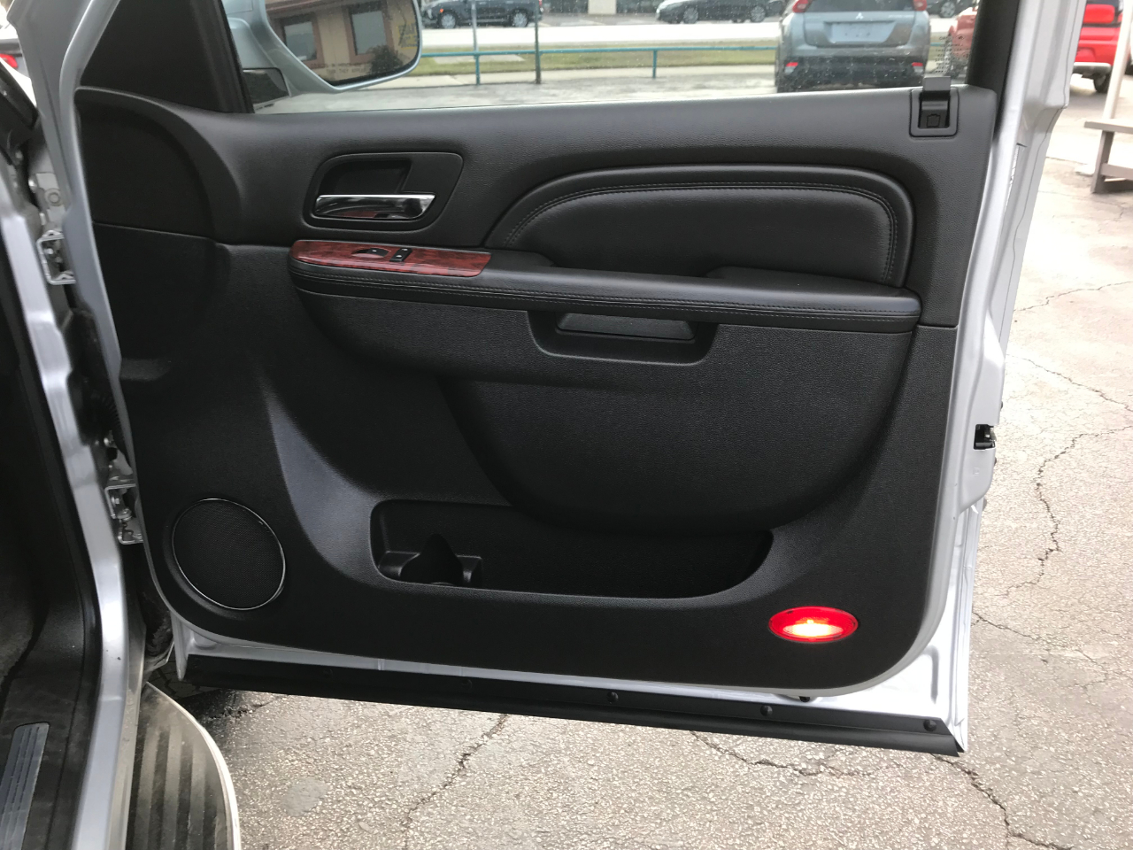 Cadillac Escalade Luxury 2WD 2014