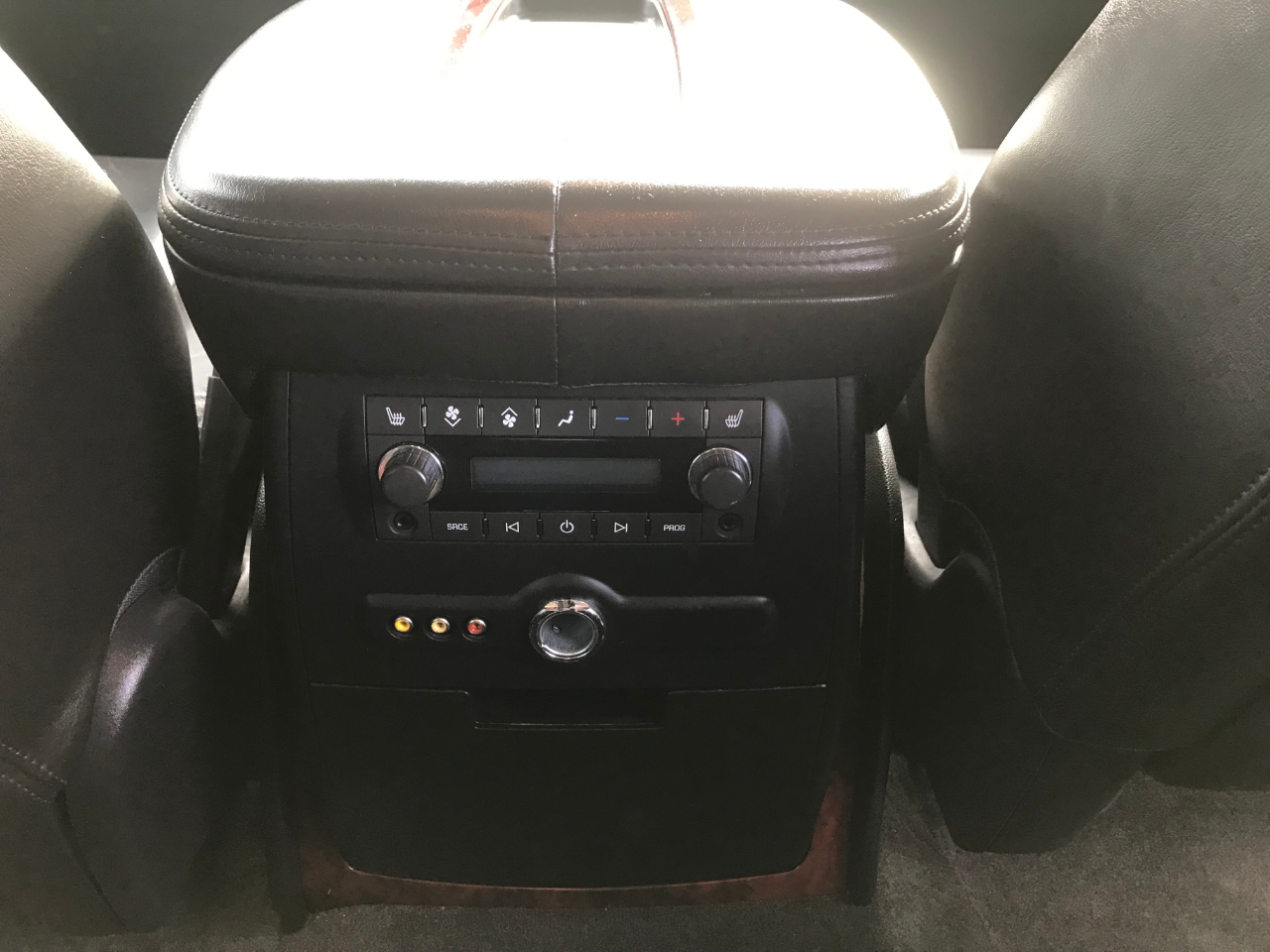 Cadillac Escalade Luxury 2WD 2014