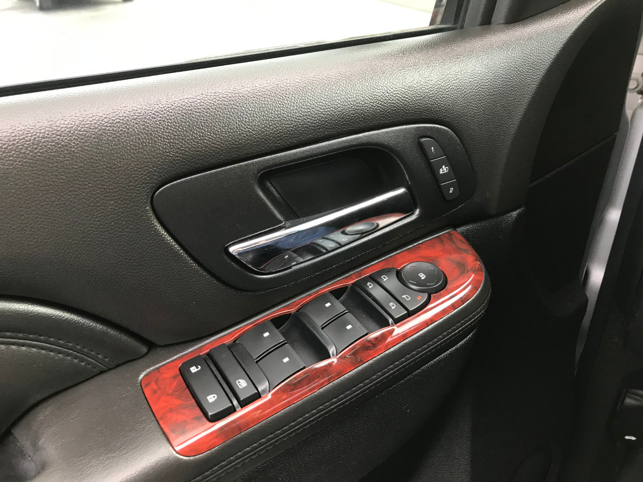 Cadillac Escalade Luxury 2WD 2014