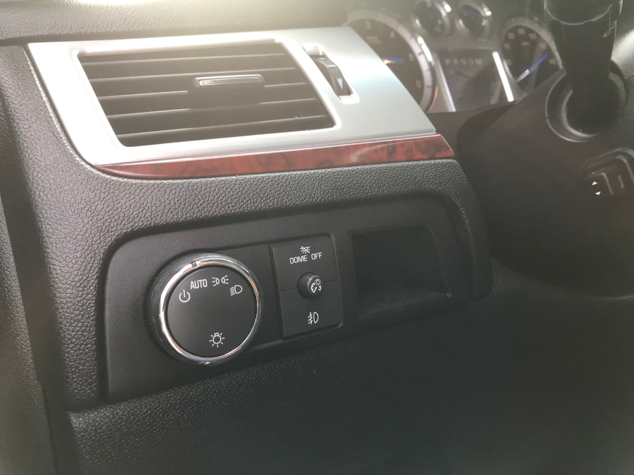 Cadillac Escalade Luxury 2WD 2014