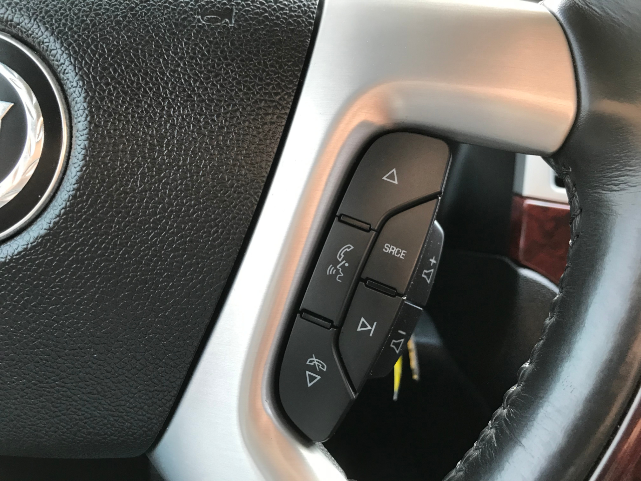 Cadillac Escalade Luxury 2WD 2014