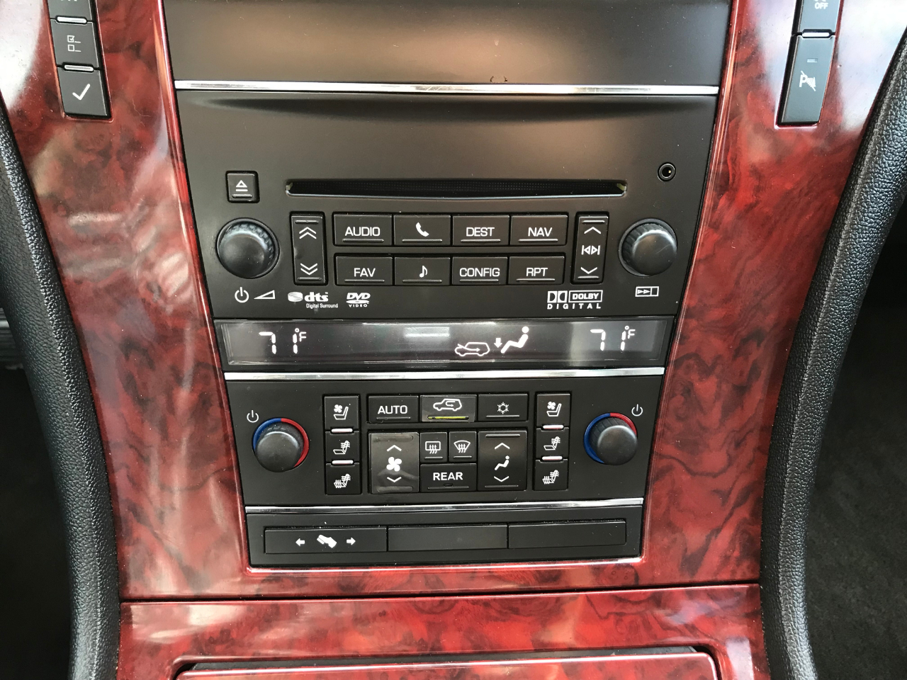 Cadillac Escalade Luxury 2WD 2014