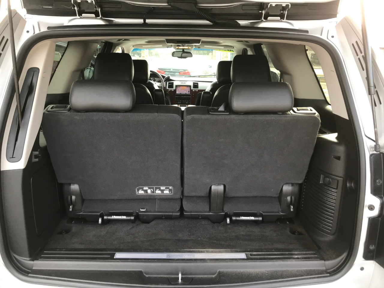 Cadillac Escalade Luxury 2WD 2014