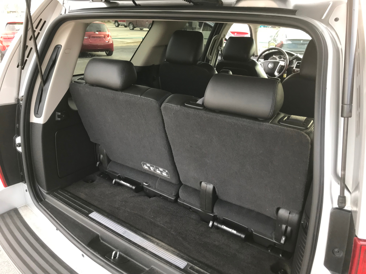 Cadillac Escalade Luxury 2WD 2014