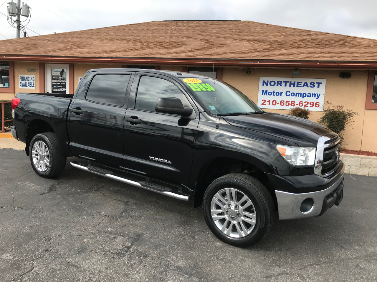Toyota Tundra Tundra-Grade CrewMax 4.6L 2WD 2013